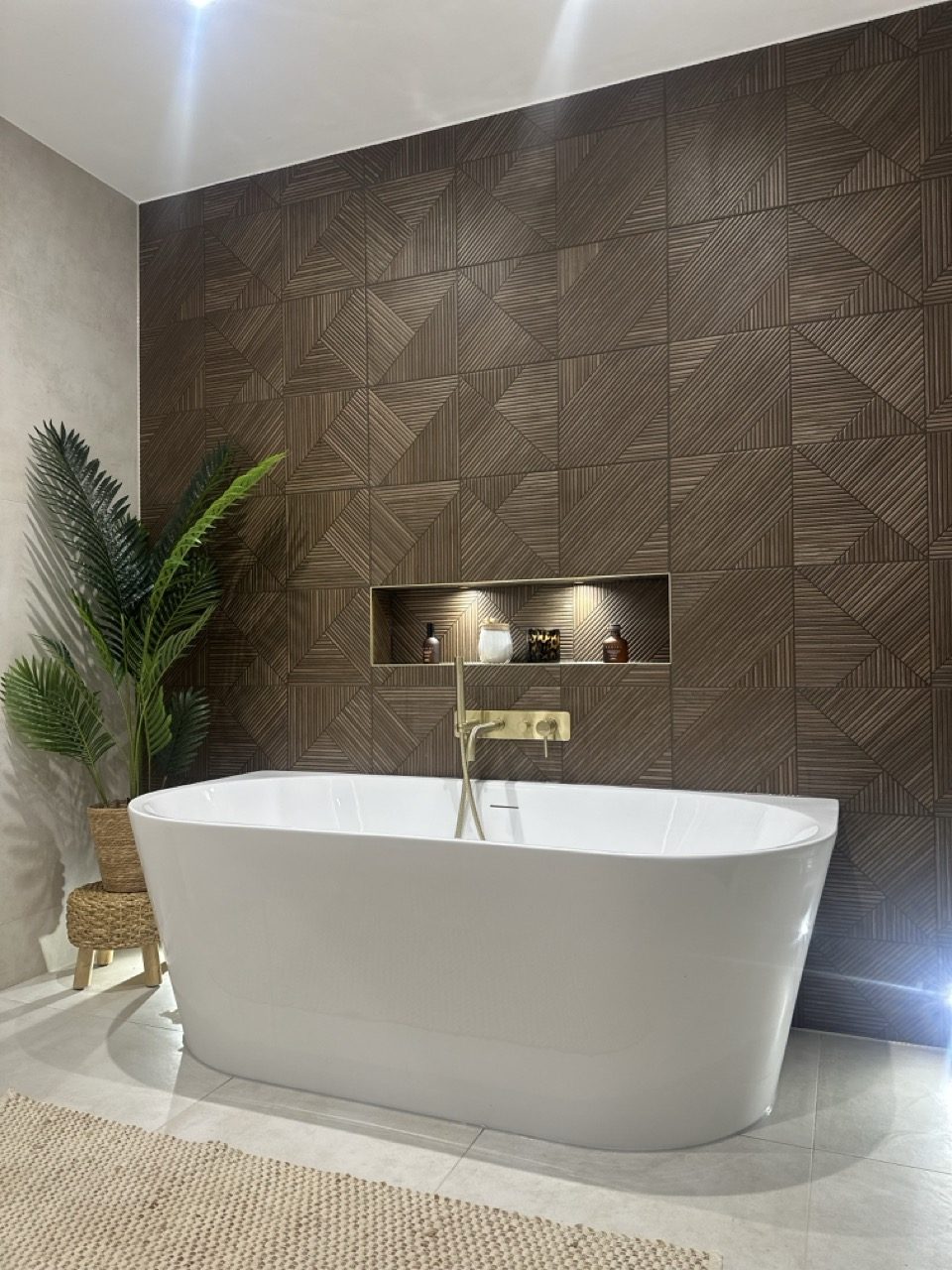 Geometric wood & brass — photo 3
